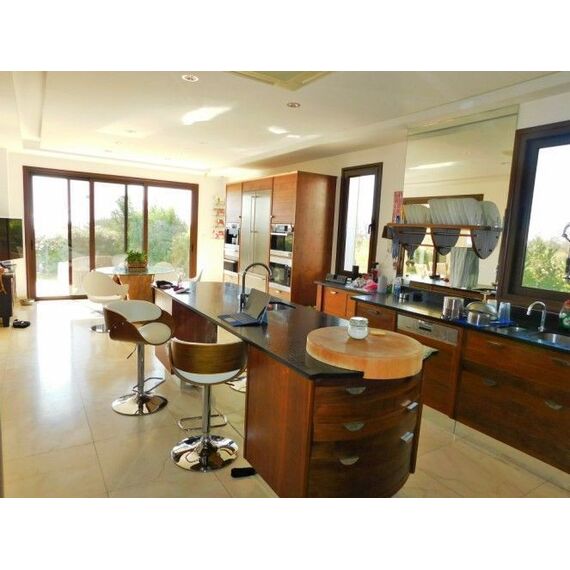 Villa by the sea in Paphos (downtown) (Paphos) Cyprus area 817m² 3 floors, 11 image