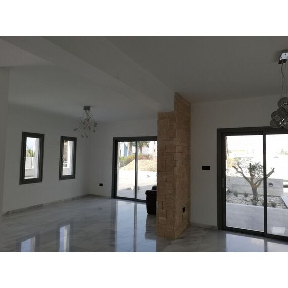 Villa by the sea in Paphos (downtown) Cyprus area 150m² 3 floors, 6 image