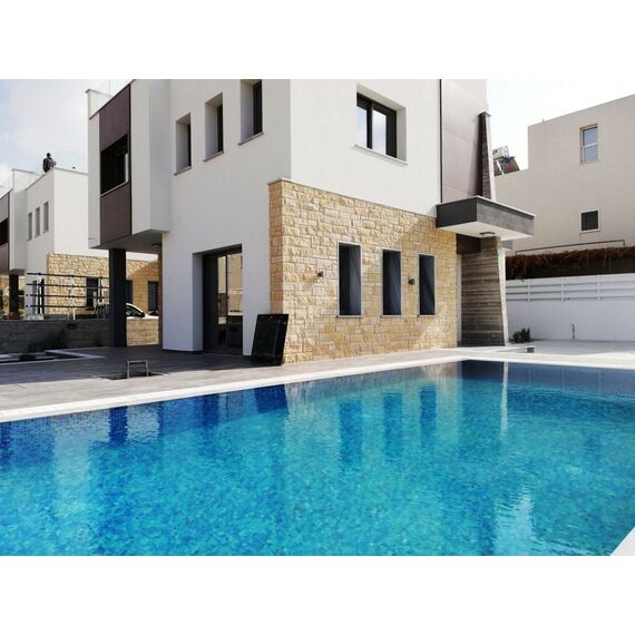 Villa by the sea in Paphos (downtown) Cyprus area 150m² 3 floors