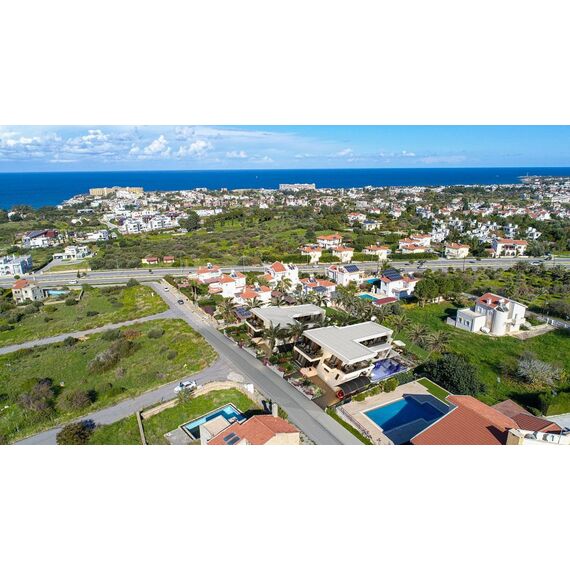 Villa by the sea in Kyrenia (downtown) Cyprus area 440m² 2 floors, 10 image