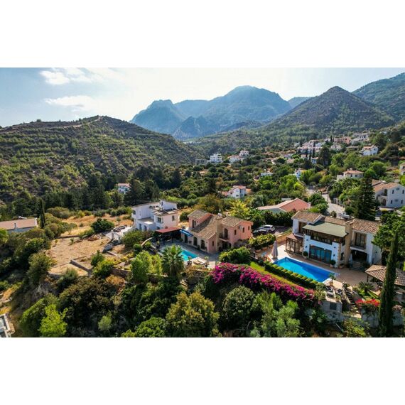 Villa by the sea in Alsancak Cyprus area 220m² 2 floors, 3 image