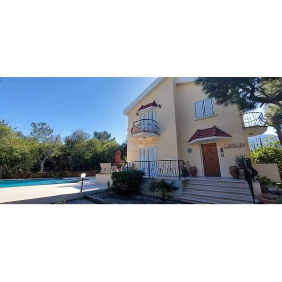 Villa in Kyrenia (downtown) Cyprus area 190m² , 2 image