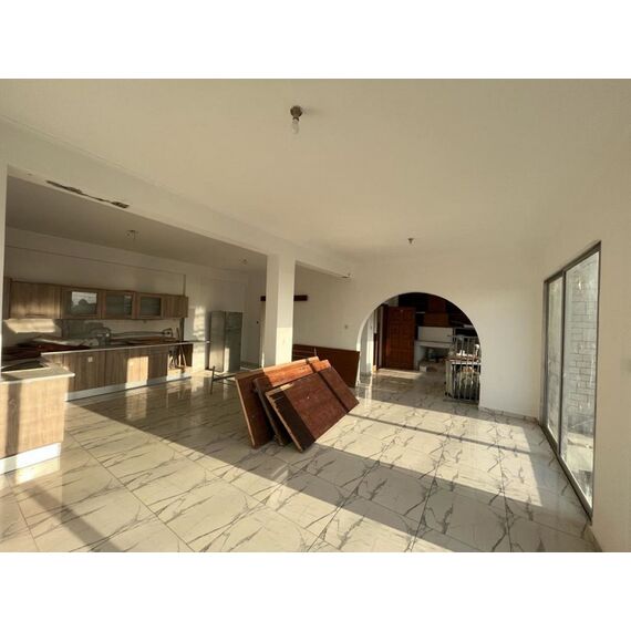 Коммерческая недвижимость в Хлораке (Хлорака) 340м², изображение 4
