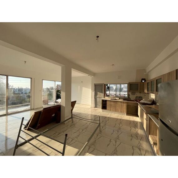 Коммерческая недвижимость в Хлораке (Хлорака) 340м², изображение 3