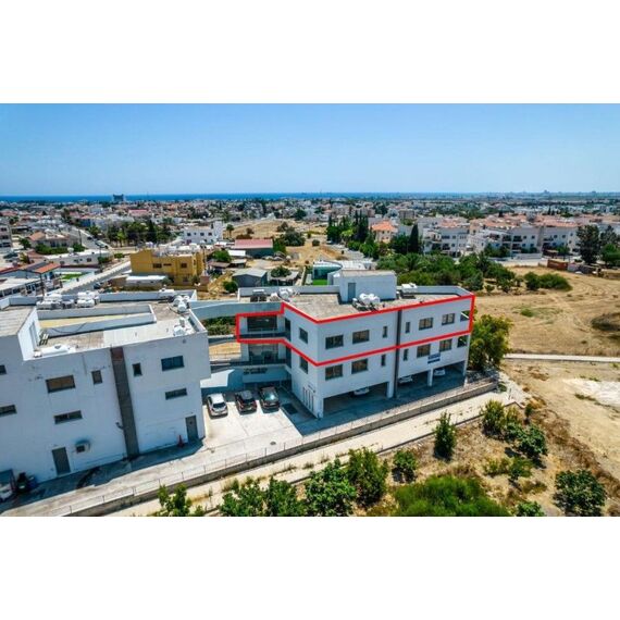 Commercial property in Larnaca (Oroklini) Cyprus 182m² , 2 image