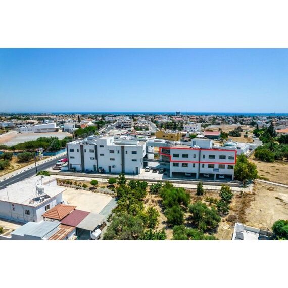 Commercial property in Larnaca (Oroklini) Cyprus 182m² , 3 image