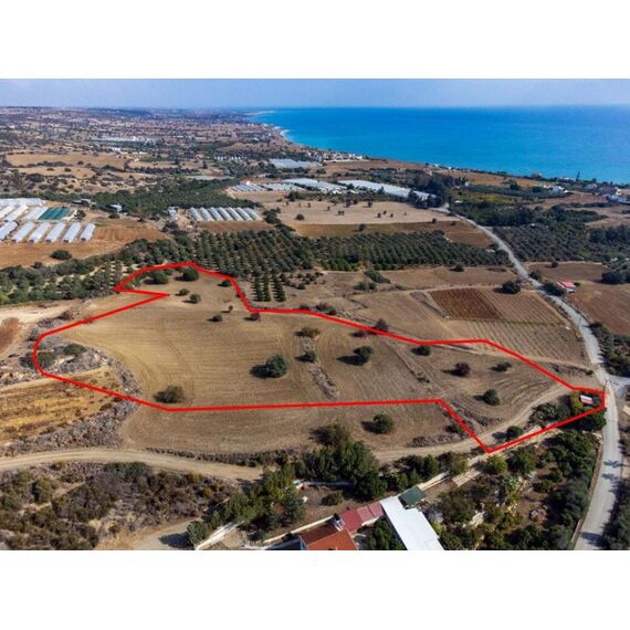 Земля в Ларнаке участок в деревне 1638900м², изображение 5