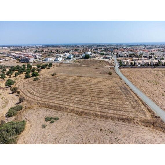 Land in Larnaca Cyprus plot within city limits 6m² , 6 image