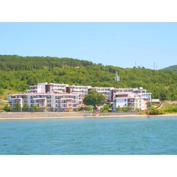 Квартира 2-комнатная 1+1 у моря в Несебре (Елените) площадь 66м² 1 этаж