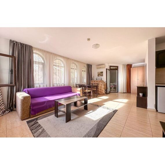 Apartment 2-room 1+1 by the sea in Nesebar (Sveti Vlas) Bulgaria area 73m² , 3 image