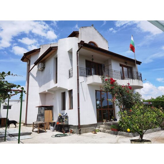 House in Pomorie (Laka) Bulgaria area 170m² 3 floors, 3 image