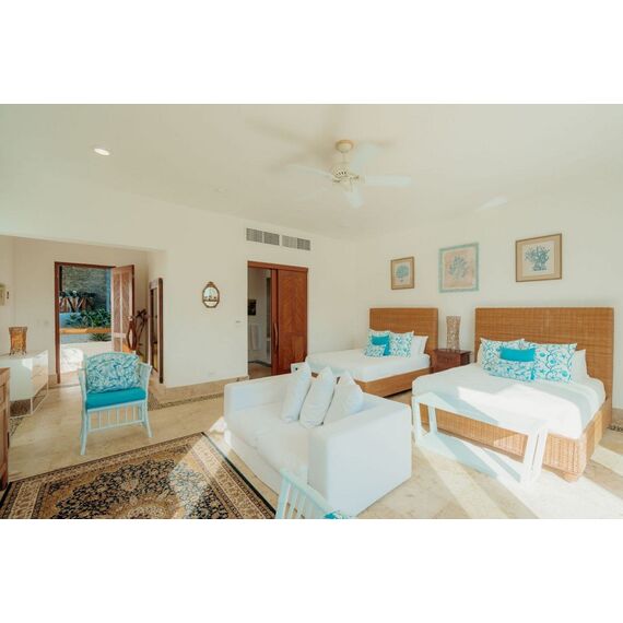 Villa in Punta Cana (Cap Cana) Dominican Republic area 1750m² , 7 image
