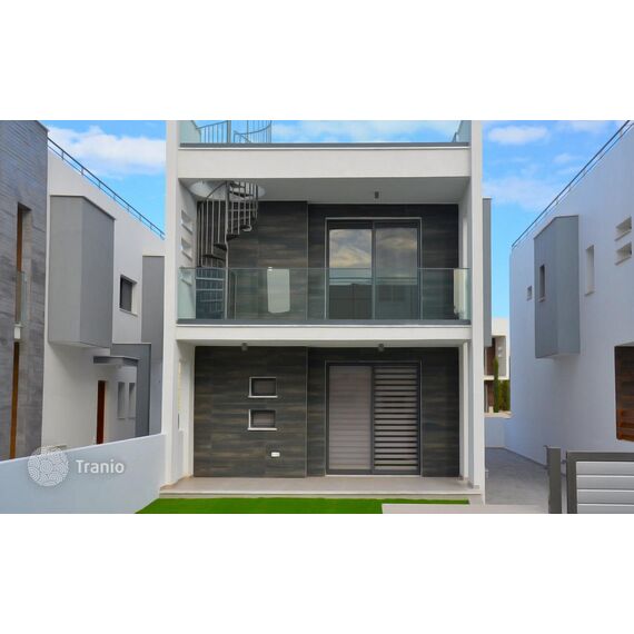 Квартира 1-комнатная в Хлораке (Хлорака) площадь 190м², изображение 2
